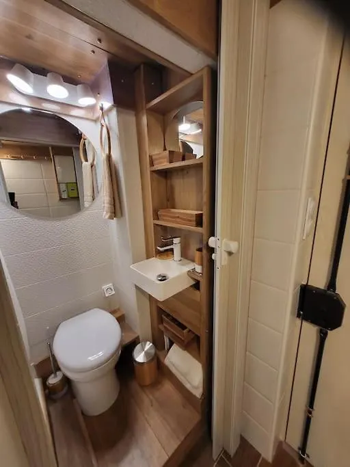 Studio 9M2 Champs Elysees Arc De Triomphe75008 Paris Apartment 0*,