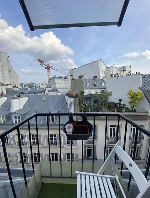 Studio 9M2 Champs Elysees Arc De Triomphe75008 Paris Apartment 0*,  France